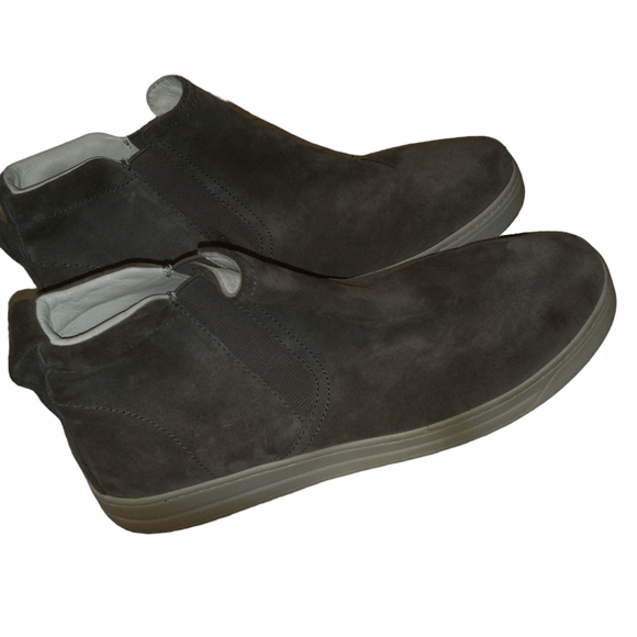 Authentic Prada slip on sneakers size 9 - Picture 8 of 12